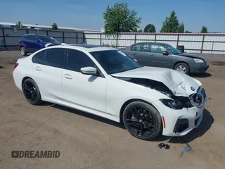 2019 BMW 3 Series 330i xDrive z VIN WBA5R7C52KAJ82760, wystawiony jako IAAI lot #42485304 z przebiegiem 43 298 mil mil oraz . Historia ofert i sprzedaży dostępna na DreamBid. Obrazek 1.