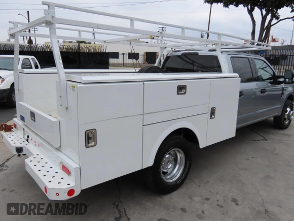 2022 Ford F-350 with VIN 1FD8W3GN5NEF58887, listed as a Copart auction lot 59009105 with 13,238 mi miles and Salvage title. Bid and sale history available at DreamBid. Image 3.
