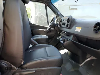 2021 Mercedes-Benz Sprinter with VIN W1W9ED3YXMT069207, listed as a Copart auction lot 53903884 with 17,612 mi miles and Clean Title. Bid and sale history available at DreamBid. Image 5.