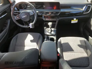 2024 Kia Seltos X-Line z VIN KNDEUCA71R7632324, wystawiony jako Copart lot #49727375 z przebiegiem 2449 mil mil oraz Szkody całkowita. Historia ofert i sprzedaży dostępna na DreamBid. Obrazek 8.