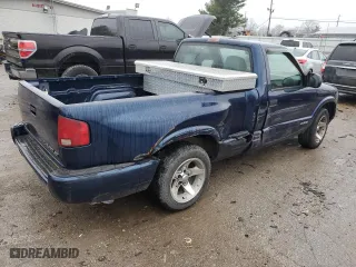 2000 Chevrolet S-10 LS with VIN 1GCCS1447Y8118831, listed as a Copart auction lot 84090064 with 0 mi miles and Salvage Title. Bid and sale history available at carsss.com. Image 3.