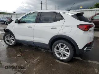 2021 Buick Encore GX Preferred z VIN KL4MMBS25MB114242, wystawiony jako Copart lot #59799905 z przebiegiem 67 300 mil mil oraz Szkoda całkowita • Salvage title. Historia ofert i sprzedaży dostępna na DreamBid. Obrazek 2.