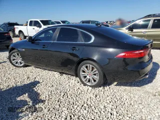 2017 Jaguar XF 35t Premium z VIN SAJBD4BV1HCY38563, wystawiony jako Copart lot #85633734 z przebiegiem 83 585 mil mil oraz Szkoda całkowita • Salvage title. Historia ofert i sprzedaży dostępna na DreamBid. Obrazek 2.