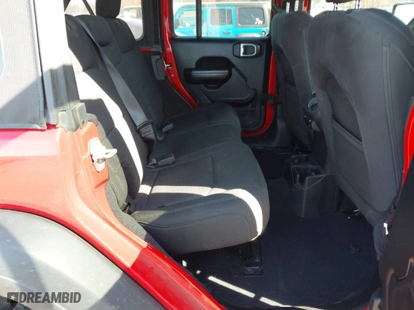 2019 Jeep Wrangler Unlimited Sport with VIN 1C4HJXDG0KW519050, listed as a IAAI auction lot 41621866 with 64,965 mi miles. Bid and sale history available at carsss.com. Image 8.