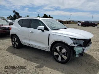 2022 Volvo XC40 Momentum with VIN YV4162UK0N2647095, listed as a Copart auction lot 52417015 with 42,041 mi miles and Salvage title. Bid and sale history available at DreamBid. Image 4.