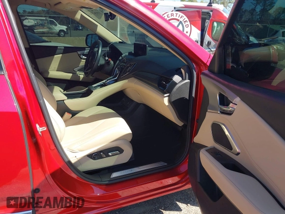 2020 Acura RDX with VIN 5J8TC1H32LL016990, listed as a IAAI auction lot 39856274 with 42,983 mi miles and . Bid and sale history available at carsss.com. Image 5.