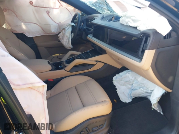 2024 Porsche Cayenne z VIN WP1BA2AYXRDA54884, wystawiony jako IAAI lot #41030563 z przebiegiem Nie podano mil oraz . Historia ofert i sprzedaży dostępna na DreamBid. Obrazek 5.