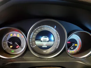 2015 Mercedes-Benz E-Class E 250 BlueTEC Luxury with VIN WDDHF0EB0FB089213, listed as a Copart auction lot 37906993 with 105,953 mi miles. Bid and sale history available at carsss.com. Image 9.
