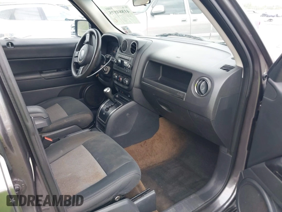 2015 Jeep Patriot Sport z VIN 1C4NJPBA9FD209708, wystawiony jako IAAI lot #41884875 z przebiegiem 201 699 mil mil oraz . Historia ofert i sprzedaży dostępna na DreamBid. Obrazek 5.