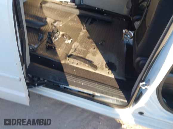 2014 Dodge Grand Caravan SE with VIN 2C4RDGBG1ER220534, listed as a IAAI auction lot 41262990 with 77,851 mi miles and . Bid and sale history available at DreamBid. Image 8.