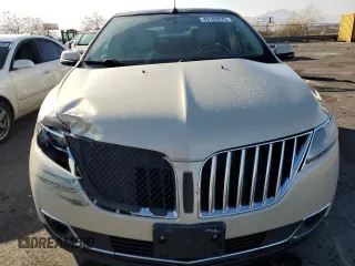 2014 Lincoln MKX z VIN 2LMDJ8JK0EBL14248, wystawiony jako Copart lot #49109075 z przebiegiem 149 317 mil mil oraz Szkoda całkowita • Salvage title. Historia ofert i sprzedaży dostępna na DreamBid. Obrazek 5.