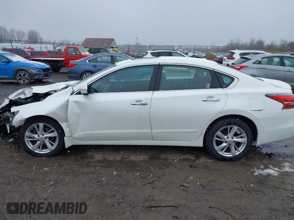 2015 Nissan Altima SV z VIN 1N4AL3AP0FC212970, wystawiony jako IAAI lot #42045260 z przebiegiem 110 433 mil mil oraz . Historia ofert i sprzedaży dostępna na DreamBid. Obrazek 14.
