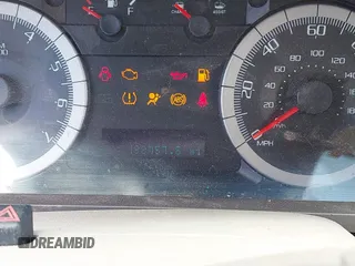 2008 Ford Escape Hybrid z VIN 1FMCU59HX8KB98122, wystawiony jako IAAI lot #42650207 z przebiegiem 138 757 mil mil oraz . Historia ofert i sprzedaży dostępna na DreamBid. Obrazek 7.