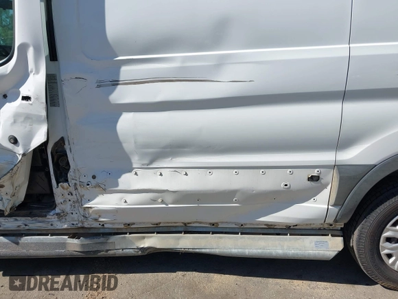 2020 Ford Transit Cargo с VIN 1FTBR1Y86LKB13801, выставлен на аукционе IAAI как лот 42218592 с пробегом 49 415 миль миль и . История ставок и продаж доступна на DreamBid. Изображение 19.