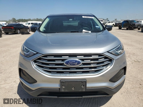 2020 Ford Edge SE z VIN 2FMPK3G91LBA11070, wystawiony jako Copart lot #51683775 z przebiegiem 72 511 mil mil oraz Czysty tytuł • Clean title. Historia ofert i sprzedaży dostępna na DreamBid. Obrazek 5.