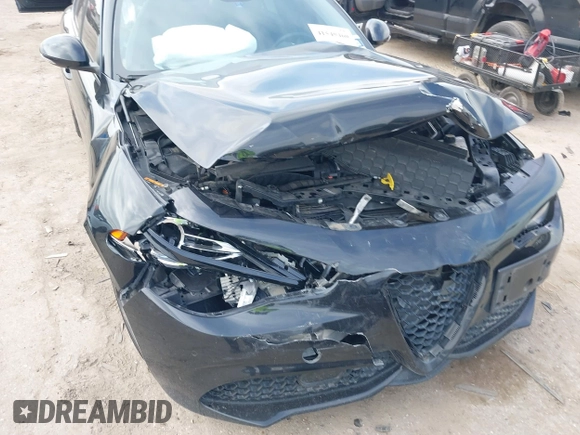2017 Alfa Romeo Giulia Ti z VIN ZARFAECN7H7541762, wystawiony jako IAAI lot #41549460 z przebiegiem Nie podano mil oraz . Historia ofert i sprzedaży dostępna na DreamBid. Obrazek 6.