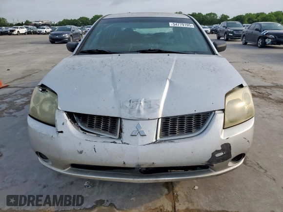 2005 Mitsubishi Galant ES z VIN 4A3AB36F35E052578, wystawiony jako Copart lot #54779195 z przebiegiem 333 528 mil mil oraz Szkoda całkowita • Salvage title. Historia ofert i sprzedaży dostępna na DreamBid. Obrazek 5.