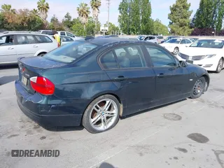 2007 BMW 3 Series 328i z VIN WBAVC53577FZ70532, wystawiony jako IAAI lot #42507614 z przebiegiem Nie podano mil oraz . Historia ofert i sprzedaży dostępna na DreamBid. Obrazek 4.