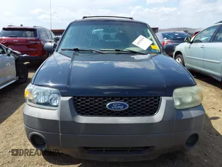 2007 Ford Escape XLS с VIN 1FMYU02ZX7KB08803, выставлен на аукционе IAAI как лот 41878290 с пробегом 163 983 миль миль и . История ставок и продаж доступна на DreamBid. Изображение 13.
