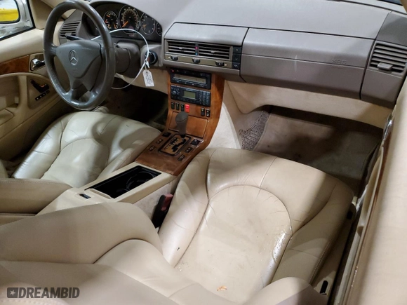 2000 Mercedes-Benz SL-Class with VIN WDBFA68F5YF190985, listed as a Copart auction lot 45644195 with 114,040 mi miles and Clean Title. Bid and sale history available at carsss.com. Image 8.