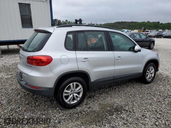 2015 Volkswagen Tiguan SE with VIN WVGAV7AX4FW552810, listed as a Copart auction lot 54490895 with 174,659 mi miles and Salvage title. Bid and sale history available at DreamBid. Image 3.