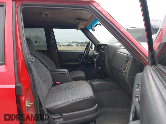 2000 Jeep Cherokee with VIN 1J4FT48S6YL206569, listed as a IAAI auction lot 41561948 with 189,544 mi miles and . Bid and sale history available at DreamBid. Image 5.