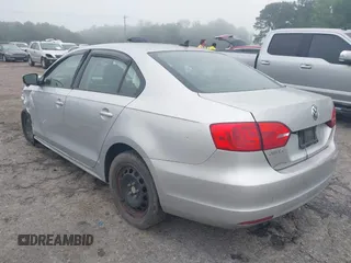 2014 Volkswagen Jetta SE with VIN 3VWD17AJXEM240334, listed as a IAAI auction lot 42116810 with 278,707 mi miles and . Bid and sale history available at DreamBid. Image 3.