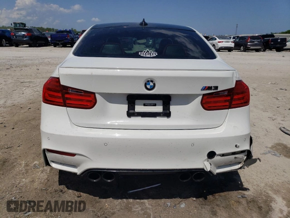 2015 BMW M3 z VIN WBS3C9C52FJ276479, wystawiony jako Copart lot #51453525 z przebiegiem 67 477 mil mil oraz Szkody całkowita. Historia ofert i sprzedaży dostępna na DreamBid. Obrazek 6.