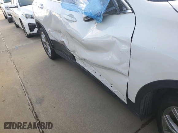 2022 BMW X2 sDrive28i z VIN WBXYH9C02N5U10663, wystawiony jako Copart lot #47361955 z przebiegiem 72 319 mil mil oraz Szkoda całkowita • Salvage title. Historia ofert i sprzedaży dostępna na DreamBid. Obrazek 10.