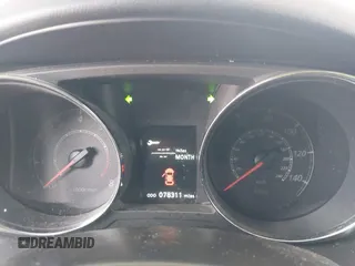 2017 Mitsubishi Outlander ES z VIN JA4AP3AU5HZ027103, wystawiony jako IAAI lot #42125465 z przebiegiem 78 311 mil mil oraz . Historia ofert i sprzedaży dostępna na DreamBid. Obrazek 7.