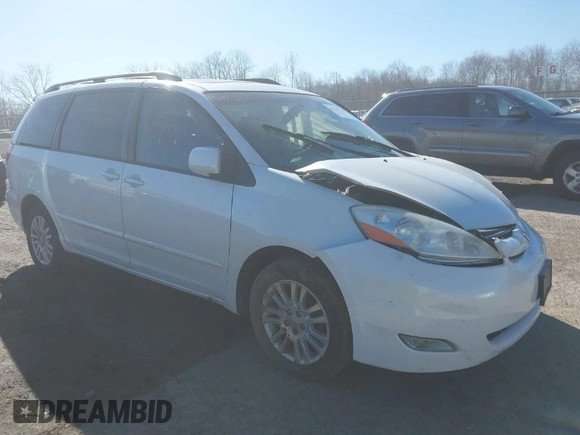 2008 Toyota Sienna XLE with VIN 5TDZK22C78S204839, listed as a IAAI auction lot 41759721 with 238,000 mi miles. Bid and sale history available at carsss.com. Image 1.