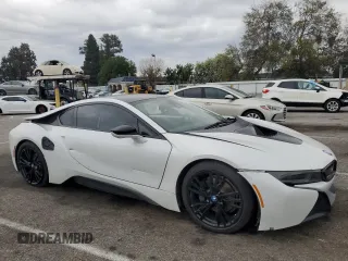 2016 BMW i8 z VIN WBY2Z2C55GV675128, wystawiony jako Copart lot #44595154 z przebiegiem 80 710 mil mil oraz . Historia ofert i sprzedaży dostępna na DreamBid. Obrazek 4.