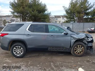2018 Chevrolet Traverse LT Cloth with VIN 1GNERGKW6JJ224916, listed as a IAAI auction lot 41627315 with 180,639 mi miles. Bid and sale history available at carsss.com. Image 13.