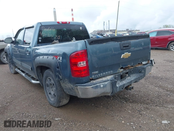 2011 Chevrolet Silverado 1500 LT with VIN 3GCPKSE33BG308883, listed as a IAAI auction lot 42130470 with 232,462 mi miles. Bid and sale history available at carsss.com. Image 3.