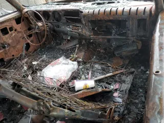 1970 Pontiac GTO z VIN 242370Z111774, wystawiony jako Copart lot #44573755 z przebiegiem Nie podano mil oraz Nie do naprawy • Non repairable. Historia ofert i sprzedaży dostępna na DreamBid. Obrazek 8.