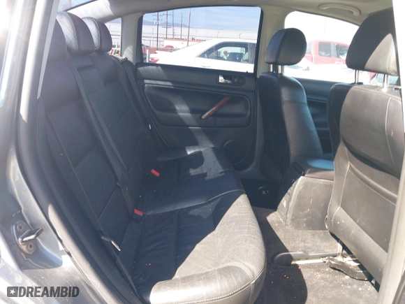 2003 Volkswagen Passat GLX with VIN WVWRH63B73P189189, listed as a IAAI auction lot 41695418 with 135,023 mi miles. Bid and sale history available at carsss.com. Image 8.