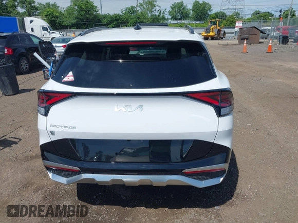 2025 Kia Sportage SX-Prestige z VIN 5XYK53DF8SG295372, wystawiony jako IAAI lot #42279567 z przebiegiem 1 367 mil mil oraz . Historia ofert i sprzedaży dostępna na DreamBid. Obrazek 16.