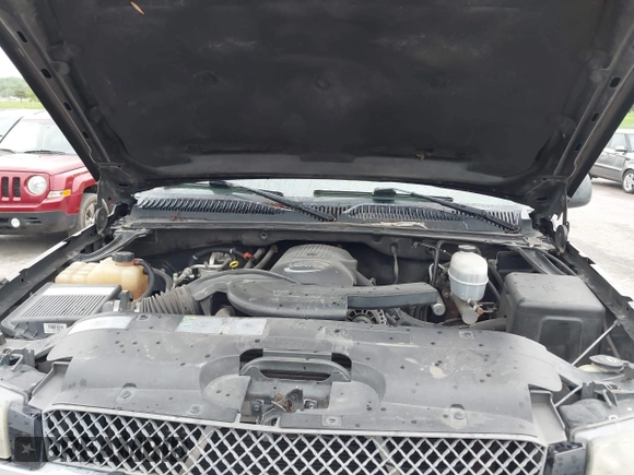 2004 Chevrolet Avalanche with VIN 3GNEC12T44G338651, listed as a IAAI auction lot 42148146 with 213,184 mi miles and . Bid and sale history available at DreamBid. Image 10.