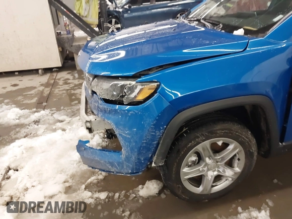 2024 Jeep Compass Latitude with VIN 3C4NJDBNXRT603931, listed as a IAAI auction lot 41597384 with 24,436 mi miles. Bid and sale history available at carsss.com. Image 18.
