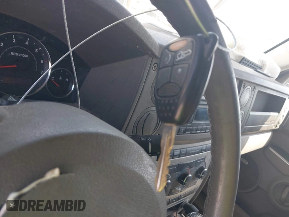 2007 Jeep Commander Sport с VIN 1J8HG48P37C560006, выставлен на аукционе IAAI как лот 42558974 с пробегом 223 413 миль миль и . История ставок и продаж доступна на DreamBid. Изображение 11.