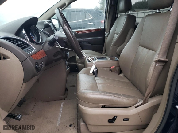 2015 Chrysler Town & Country Touring with VIN 2C4RC1BG7FR630191, listed as a Copart auction lot 86219654 with 147,380 mi miles and Clean Title. Bid and sale history available at carsss.com. Image 7.