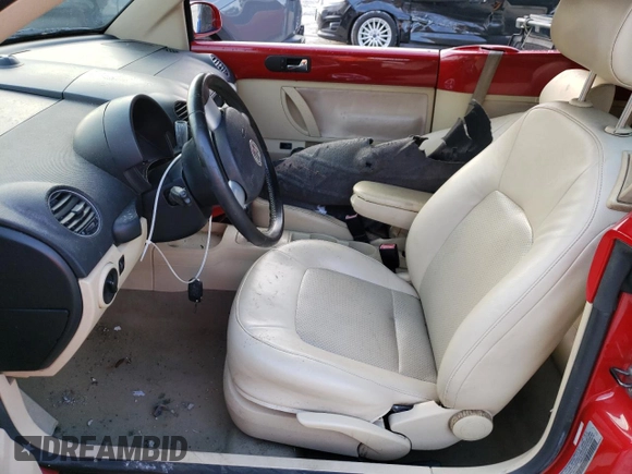 2010 Volkswagen Beetle Final Edition с VIN 3VWRW3AL6AM007482, выставлен на аукционе Copart как лот 52133615 с пробегом 136 244 миль миль и На запчасти • Non repairable. История ставок и продаж доступна на DreamBid. Изображение 7.