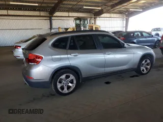 2013 BMW X1 28i with VIN WBAVM1C53DVW42208, listed as a Copart auction lot 47600085 with 230,984 mi miles and Clean Title. Bid and sale history available at carsss.com. Image 3.