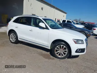 2014 Audi Q5 Premium Plus with VIN WA1LFAFP1EA051704, listed as a IAAI auction lot 41725317 with 136,084 mi miles. Bid and sale history available at carsss.com. Image 1.