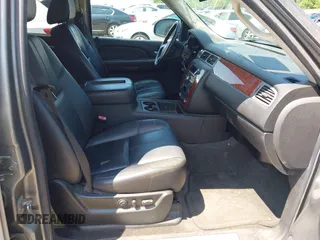 2008 Chevrolet Tahoe LTZ with VIN 1GNFK130X8R183184, listed as a IAAI auction lot 42696024 with 138,988 mi miles and . Bid and sale history available at DreamBid. Image 5.