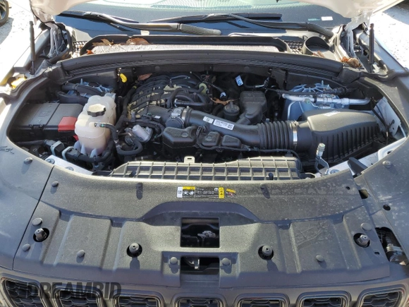 2024 Jeep Grand Cherokee Laredo with VIN 1C4RJHAG3RC124581, listed as a Copart auction lot 45677095 with 24,123 mi miles and Clean title. Bid and sale history available at DreamBid. Image 12.