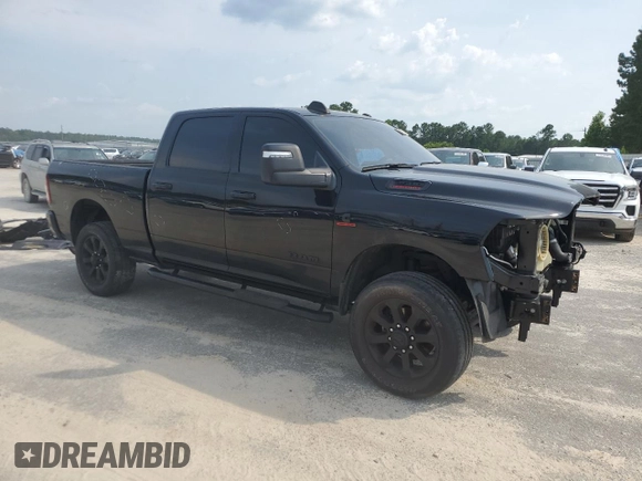 2024 Ram 2500 Big Horn z VIN 3C6UR5DL4RG181144, wystawiony jako Copart lot #52783665 z przebiegiem 39 062 mil mil oraz Czysty tytuł • Clean title. Historia ofert i sprzedaży dostępna na DreamBid. Obrazek 4.