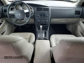 2005 Dodge Magnum SXT z VIN 2D4GZ48V95H537435, wystawiony jako Copart lot #74198134 z przebiegiem 84 164 mil mil oraz Szkoda całkowita • Salvage title. Historia ofert i sprzedaży dostępna na DreamBid. Obrazek 8.