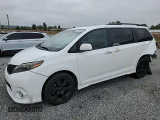 2015 Toyota Sienna SE z VIN 5TDXK3DC1FS681824, wystawiony jako Copart lot #53534965 z przebiegiem 194 057 mil mil oraz Szkoda całkowita • Salvage title. Historia ofert i sprzedaży dostępna na DreamBid. Obrazek 1.