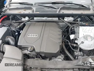 2025 Audi Q5 S line Premium z VIN WA1GAAFY7S2026126, wystawiony jako IAAI lot #41535407 z przebiegiem 1303 mil mil oraz . Historia ofert i sprzedaży dostępna na DreamBid. Obrazek 10.